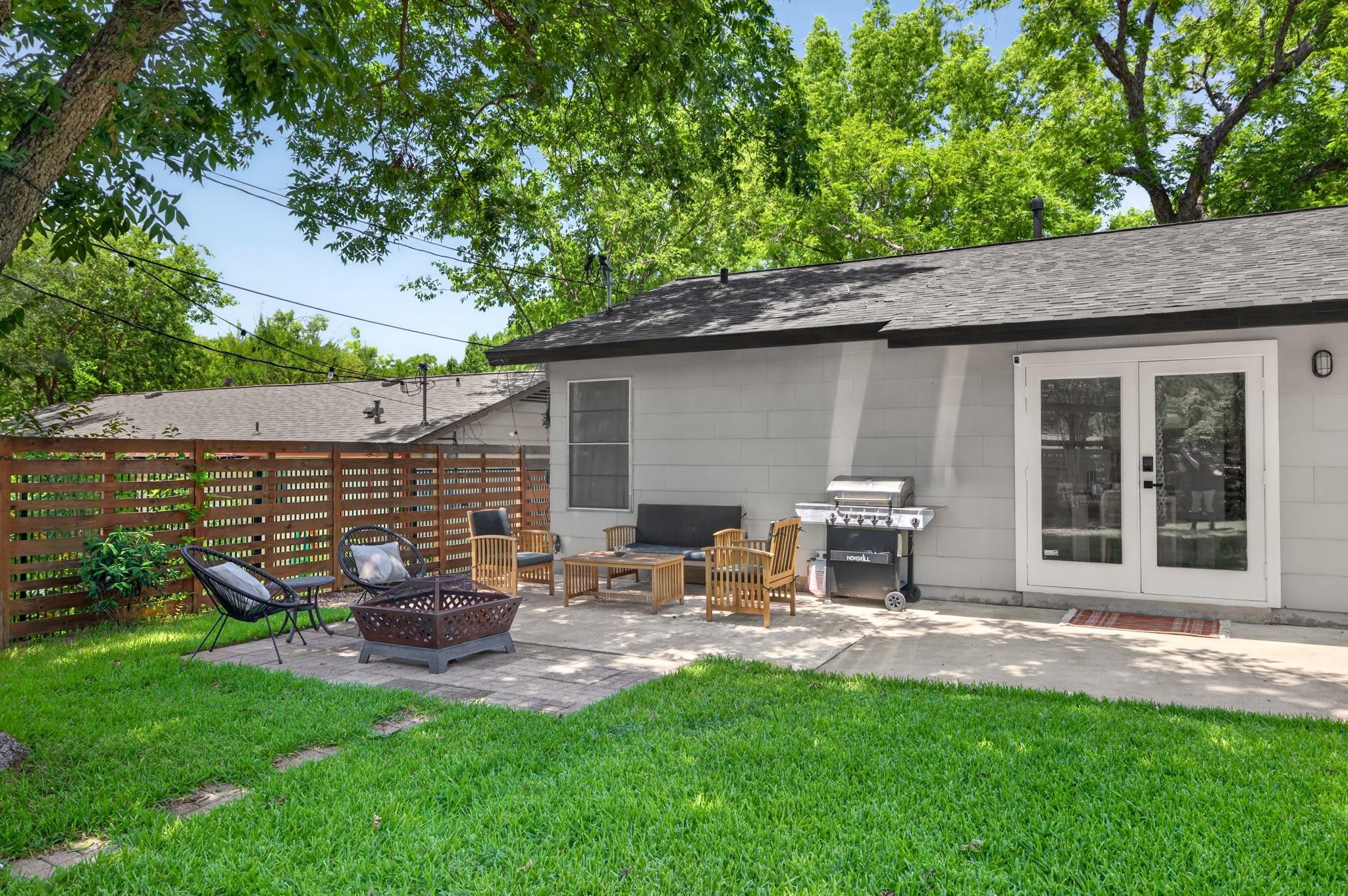 2503 East Side DR