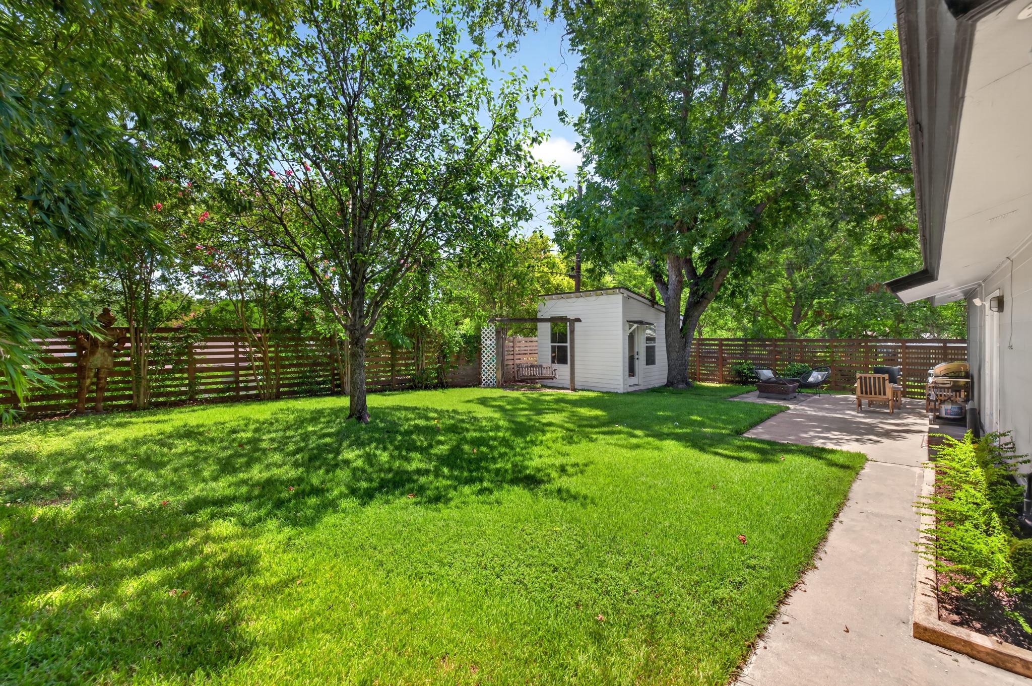 2503 East Side DR