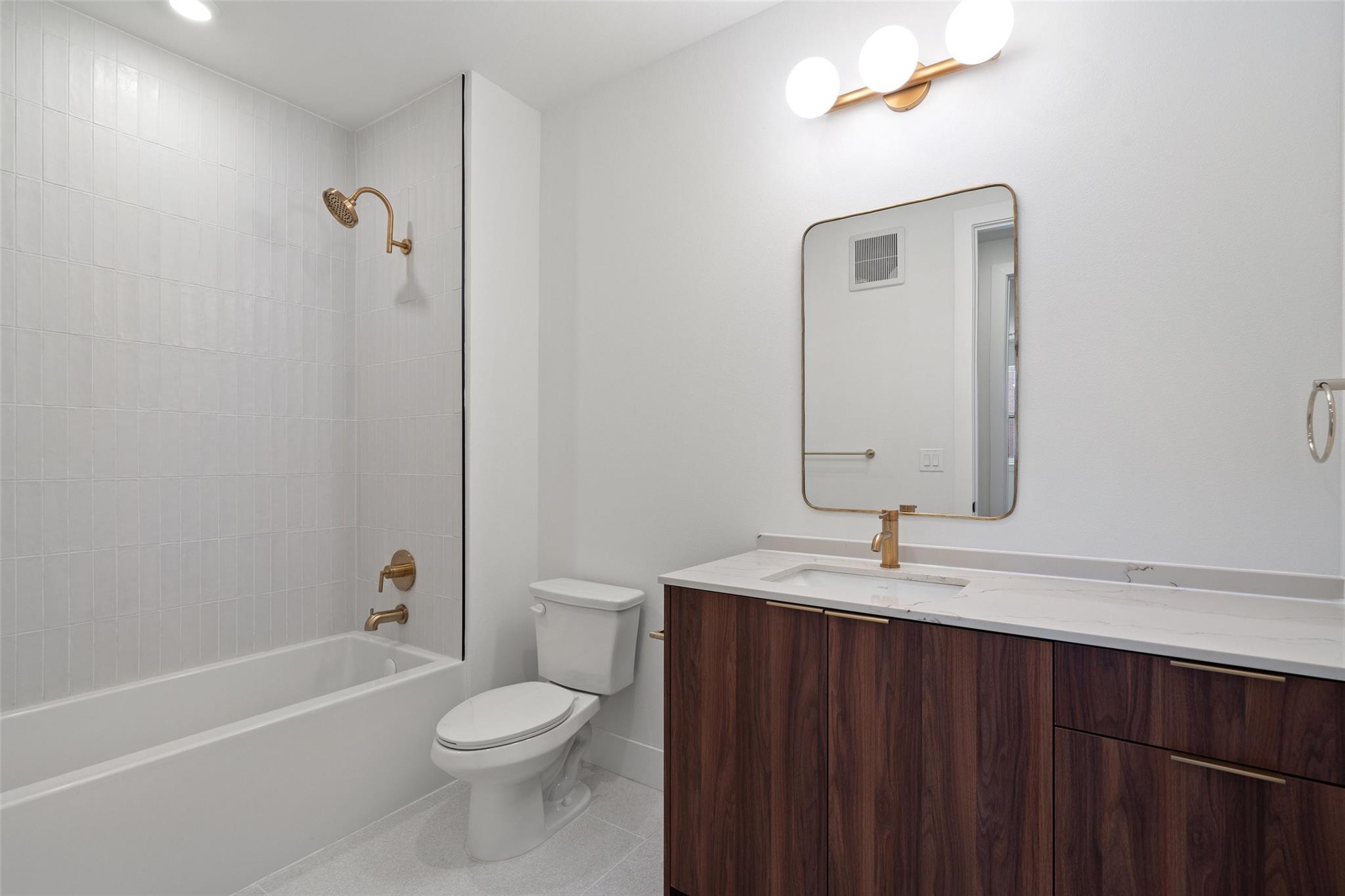 1701 Simond Ave # 206