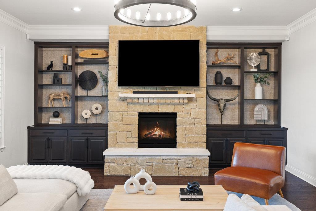 305 Enchanted Hilltop WAY