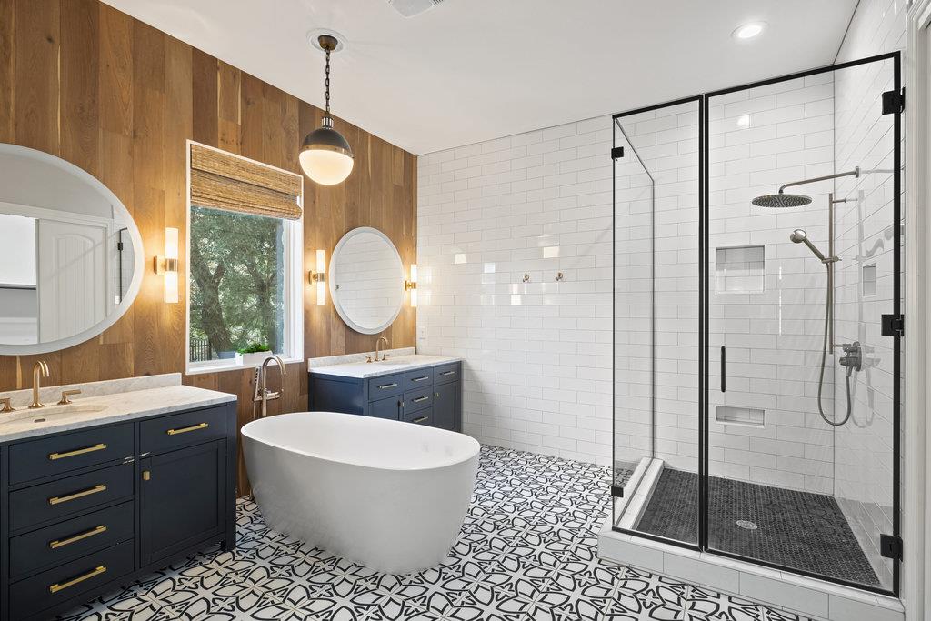 305 Enchanted Hilltop WAY