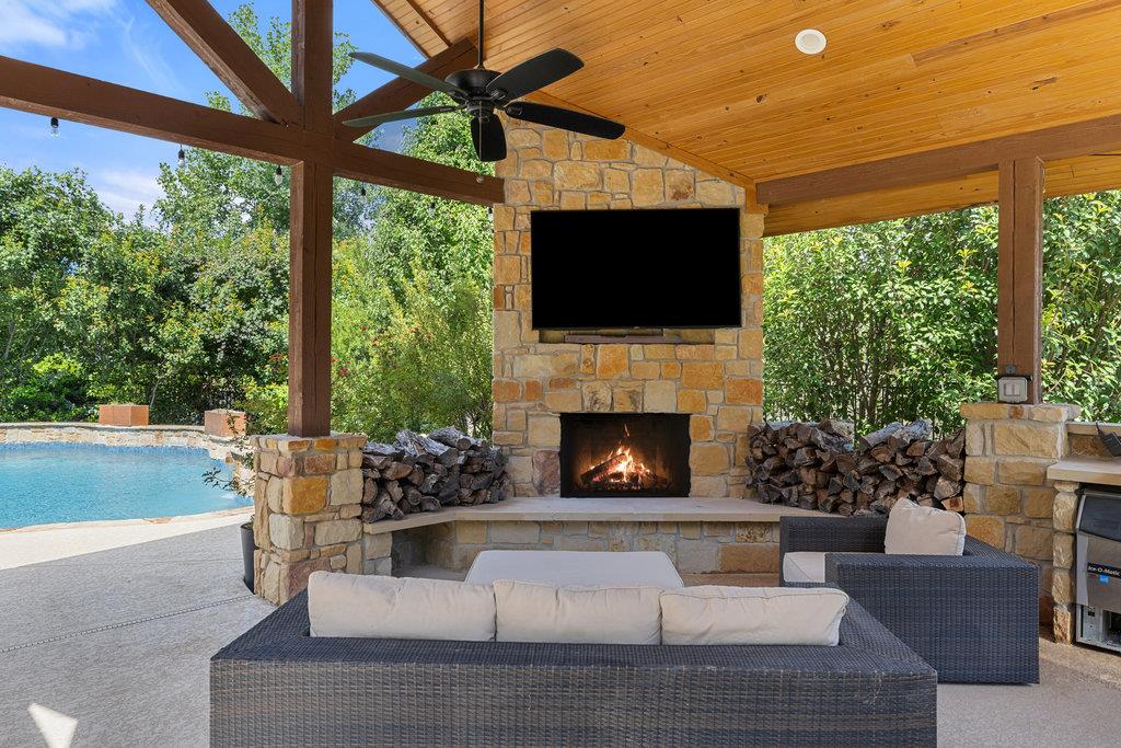 305 Enchanted Hilltop WAY