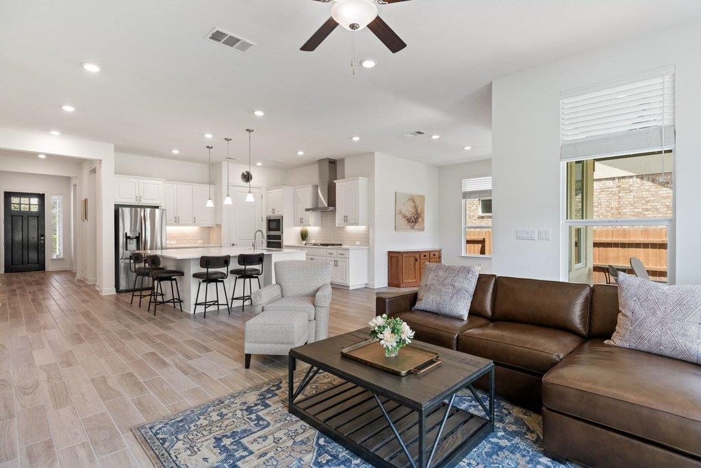 5913 Cimarron Ridge LN