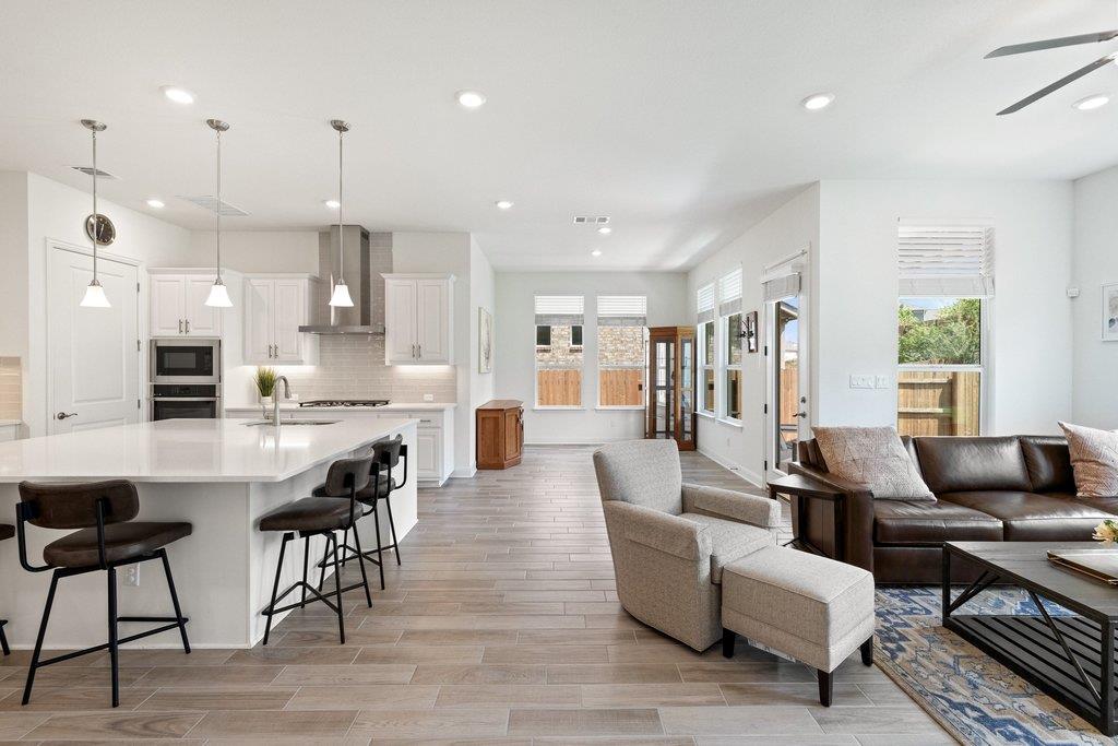 5913 Cimarron Ridge LN
