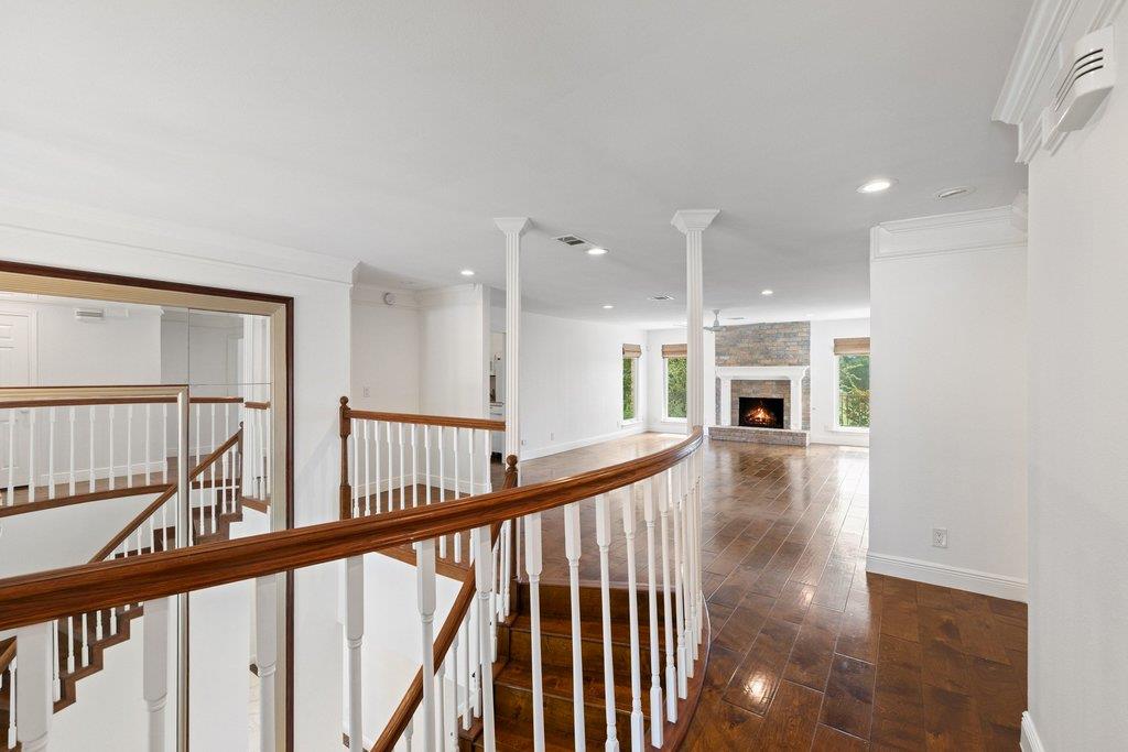 17 Hedgebrook WAY