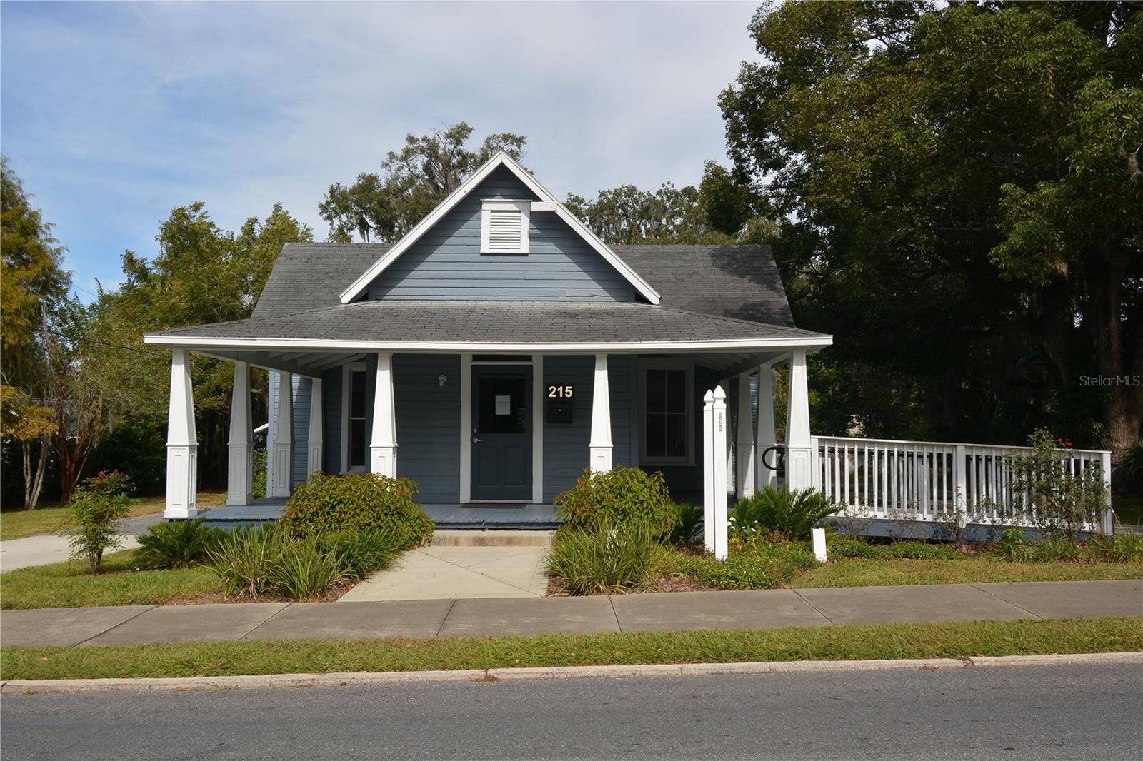 215 SE 8TH ST