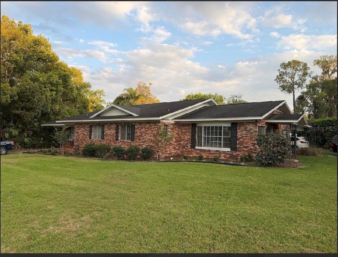 305 SE 10TH AVE