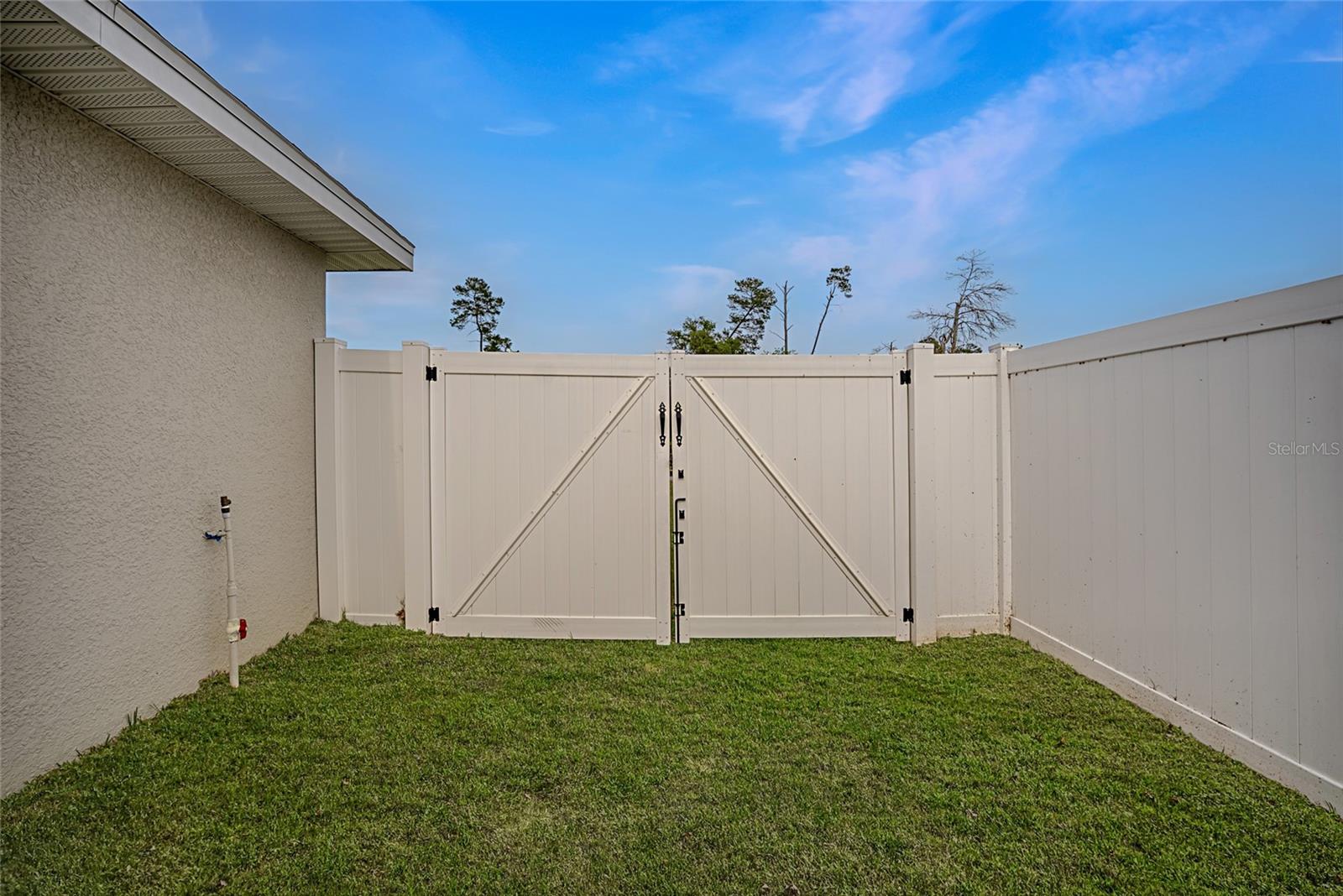 15458 SW 23RD COURT RD