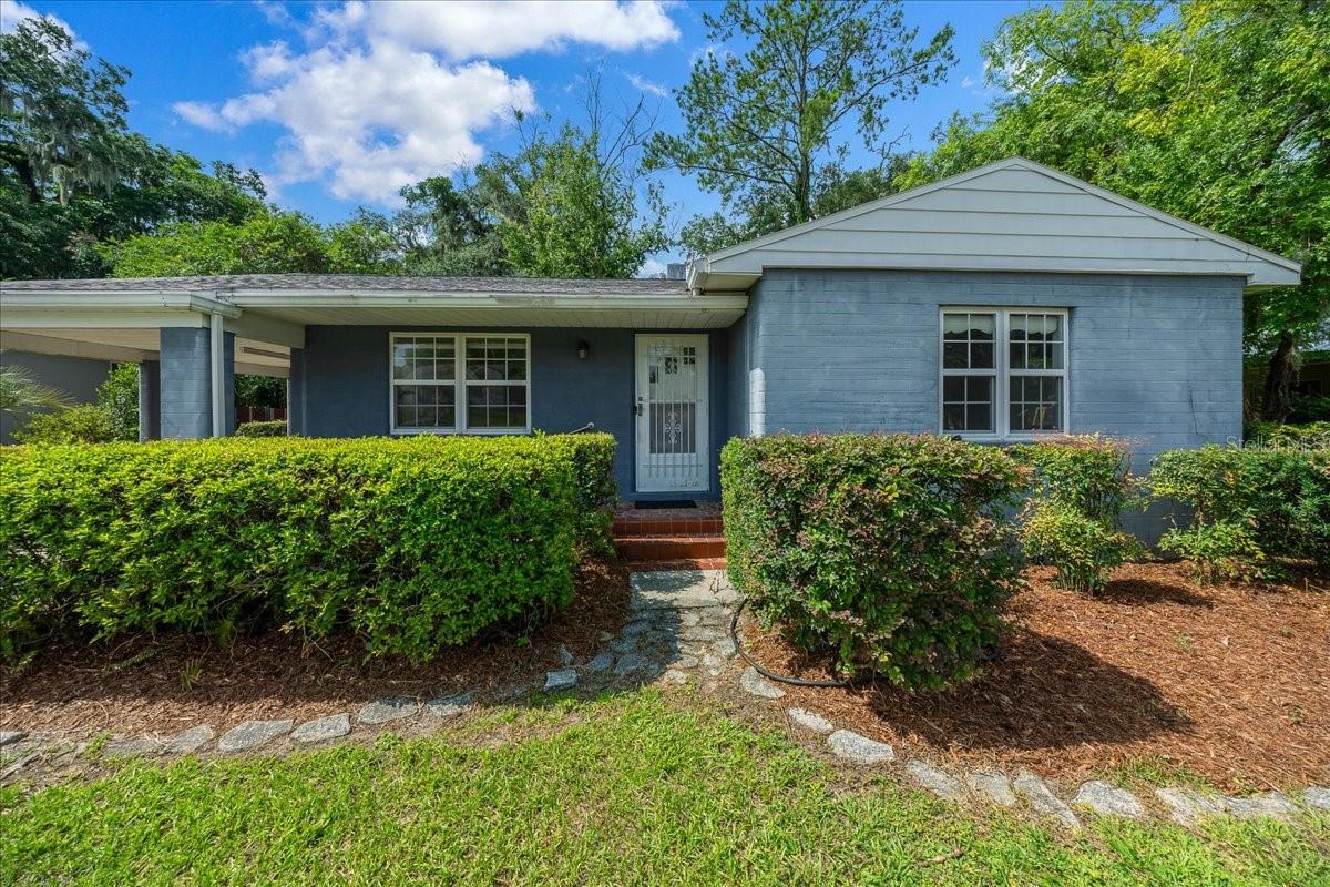 1142 NE 8TH ST