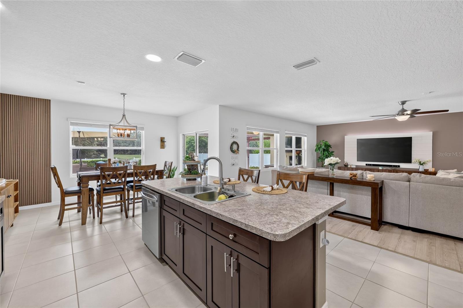 4222 NE 29TH PL