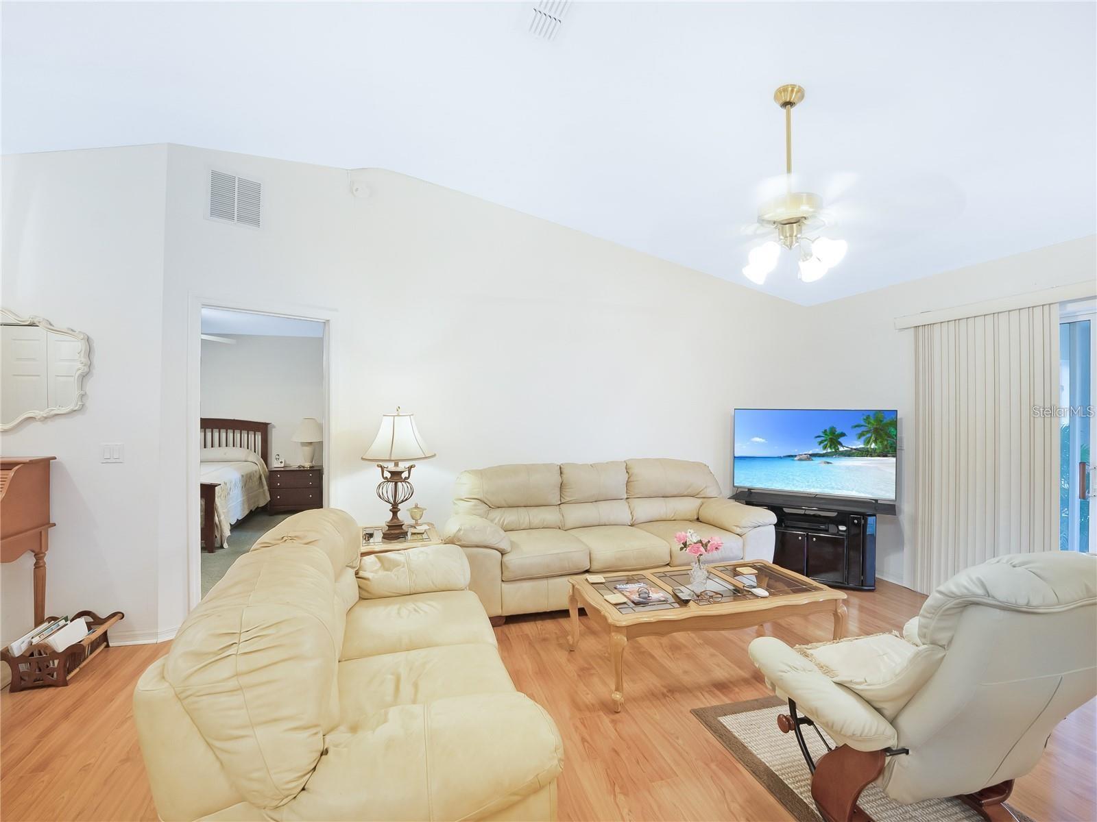 5045 NW 32ND PL