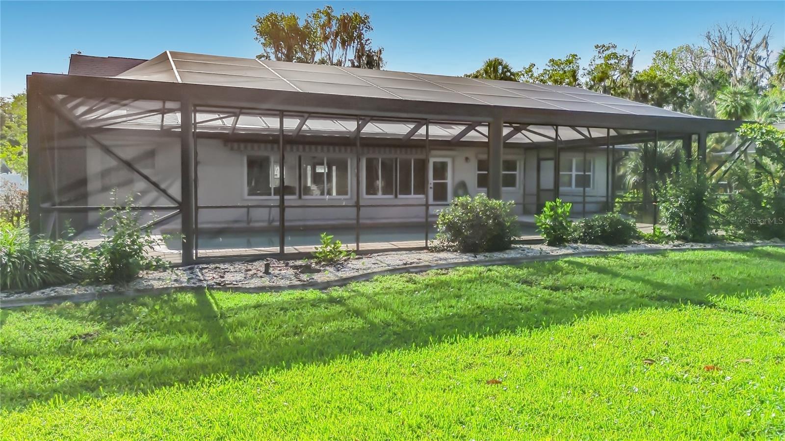 536 NW 9TH AVE