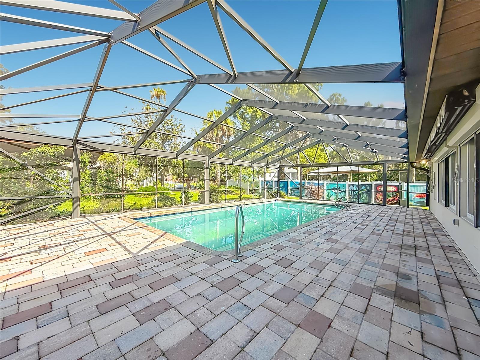 536 NW 9TH AVE