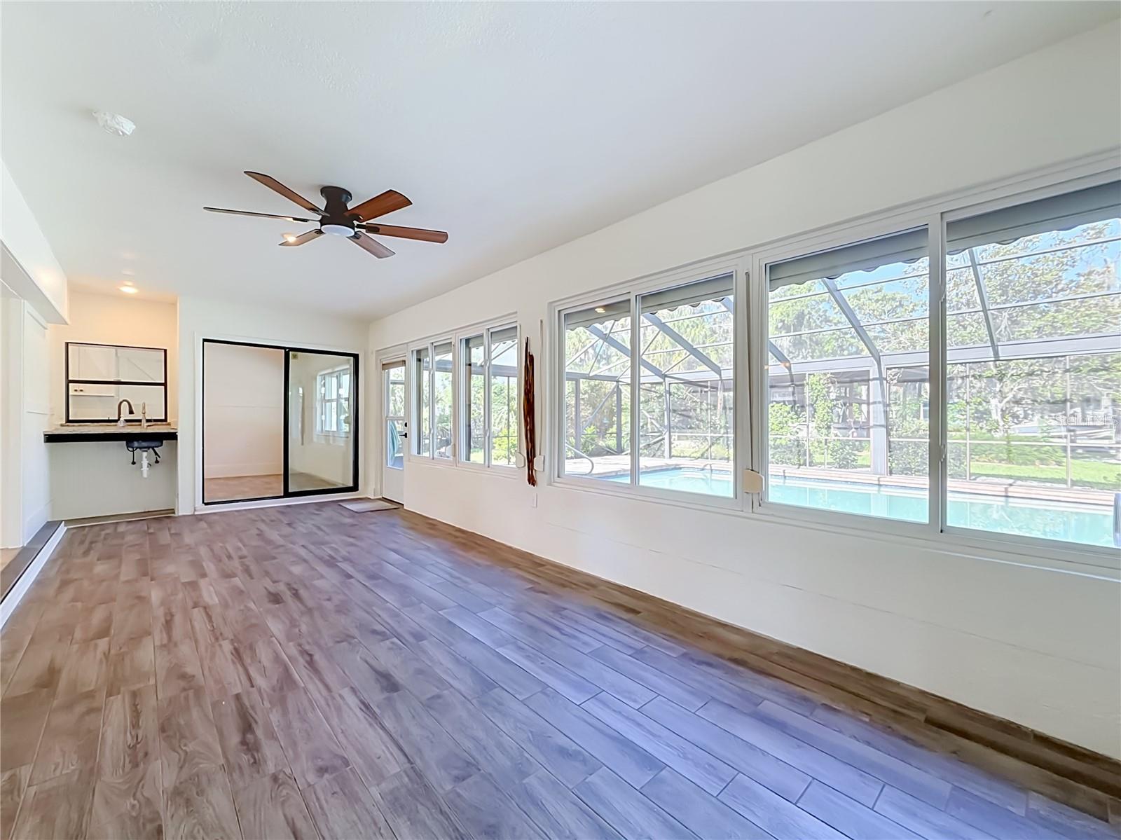 536 NW 9TH AVE