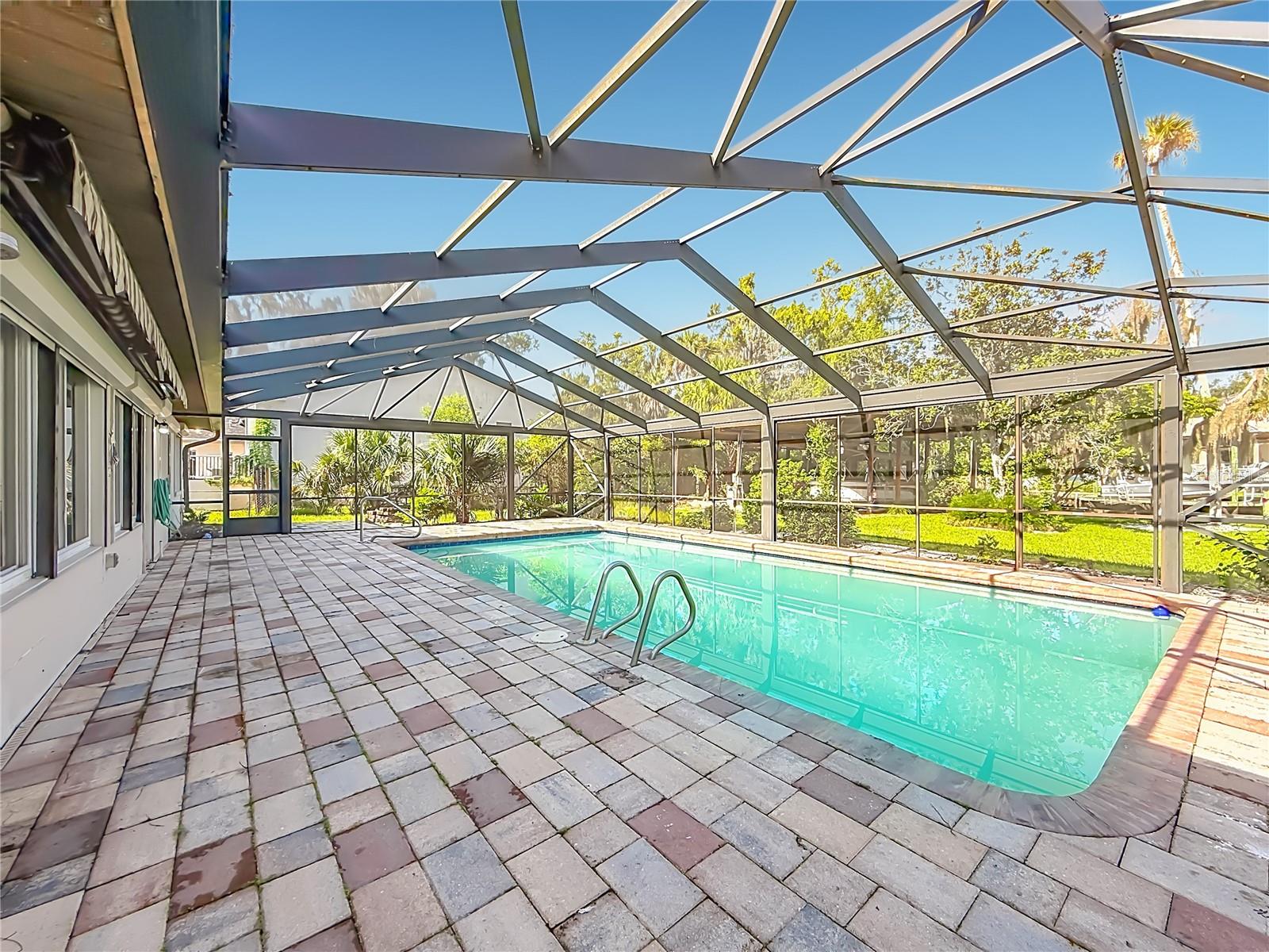 536 NW 9TH AVE