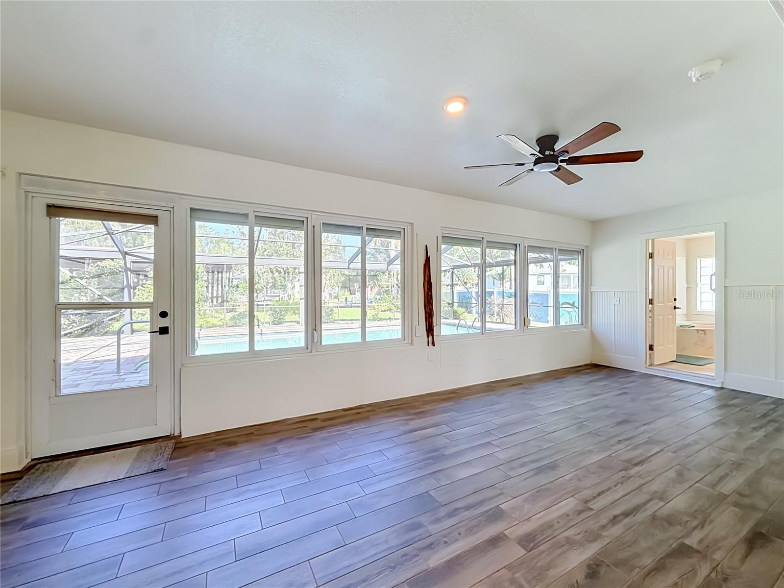 536 NW 9TH AVE