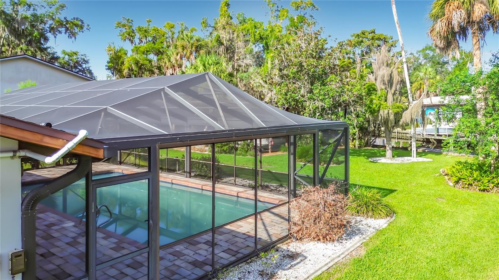 536 NW 9TH AVE