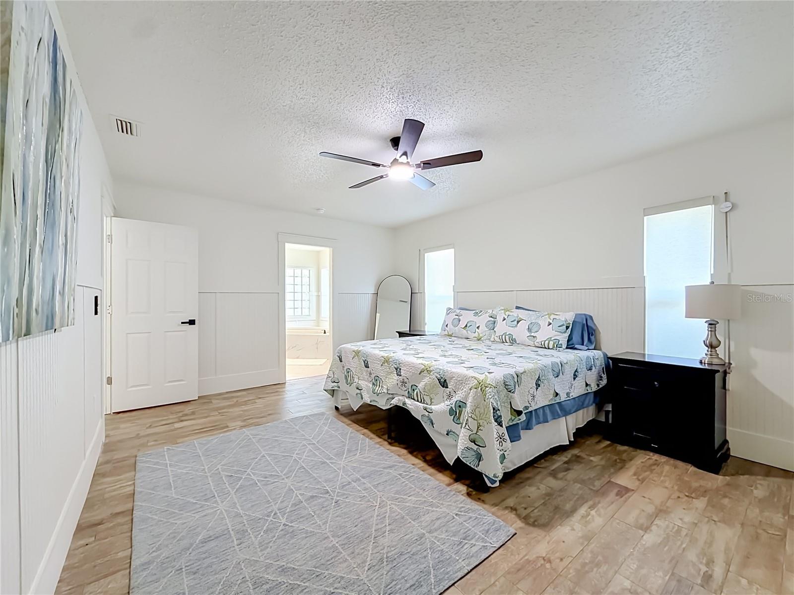 536 NW 9TH AVE