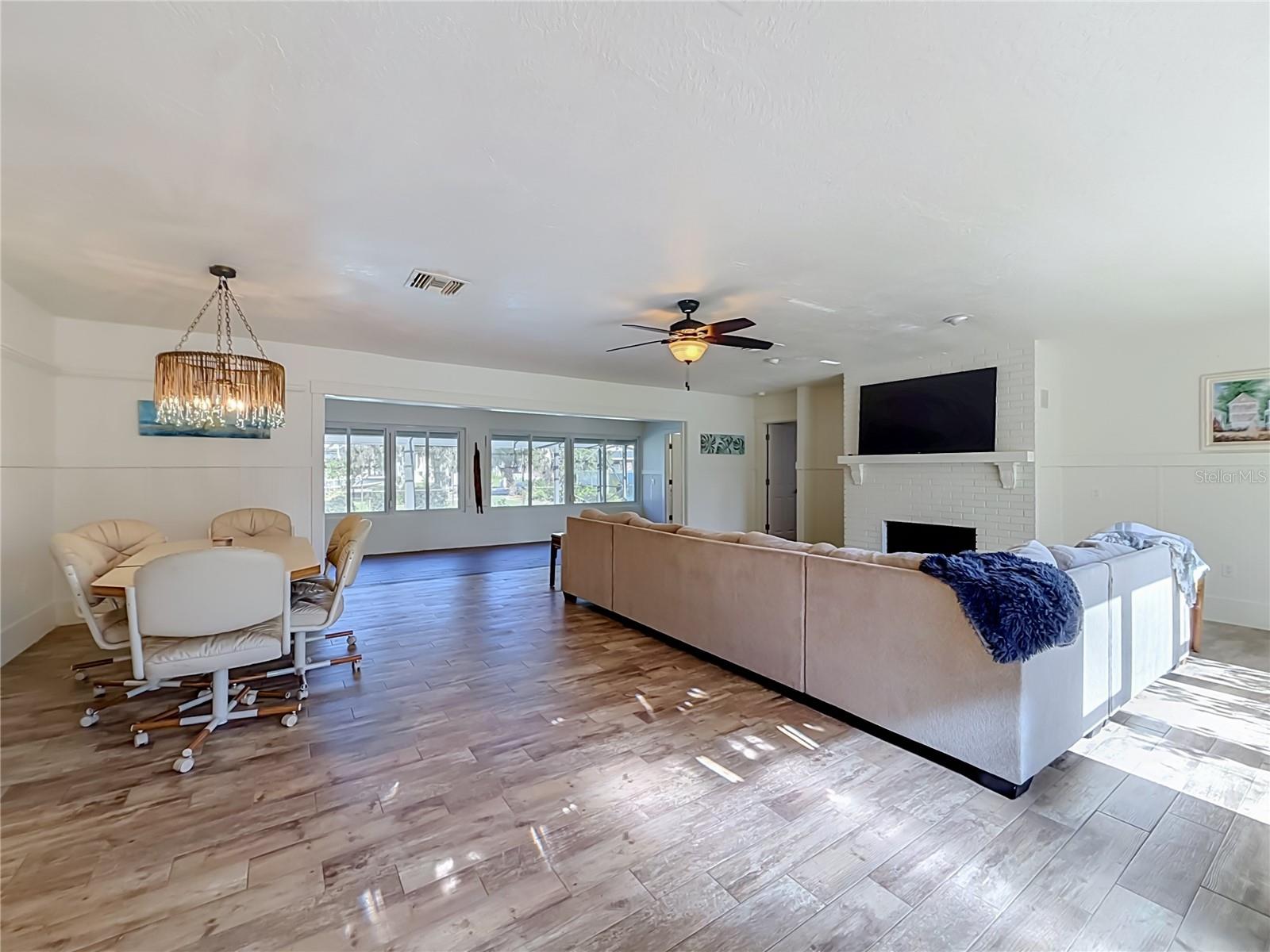 536 NW 9TH AVE