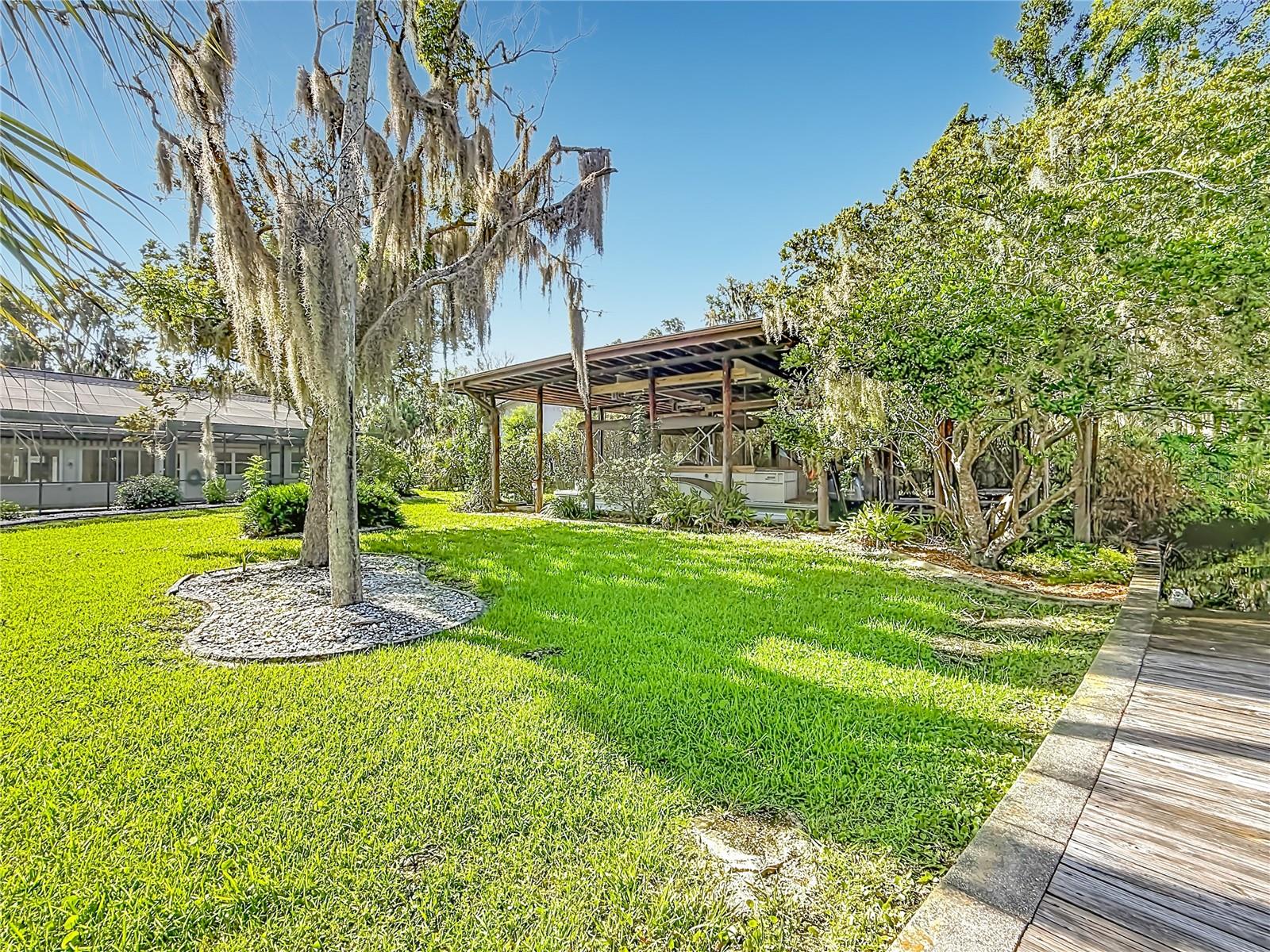 536 NW 9TH AVE