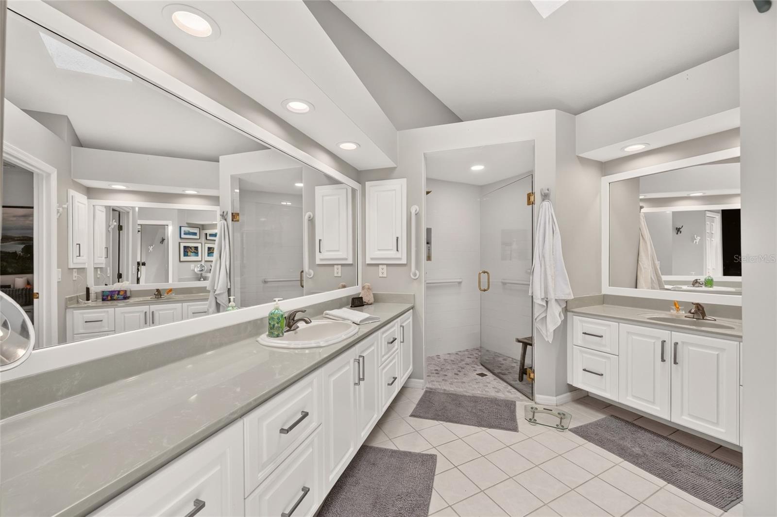 1912 SE TWIN BRIDGE CIR