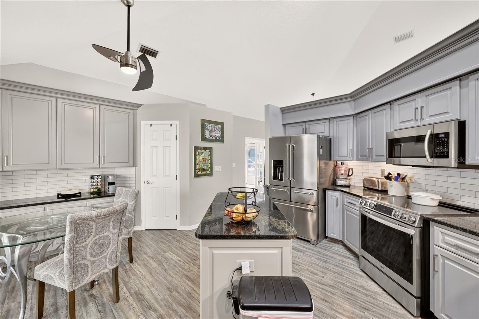 1912 SE TWIN BRIDGE CIR