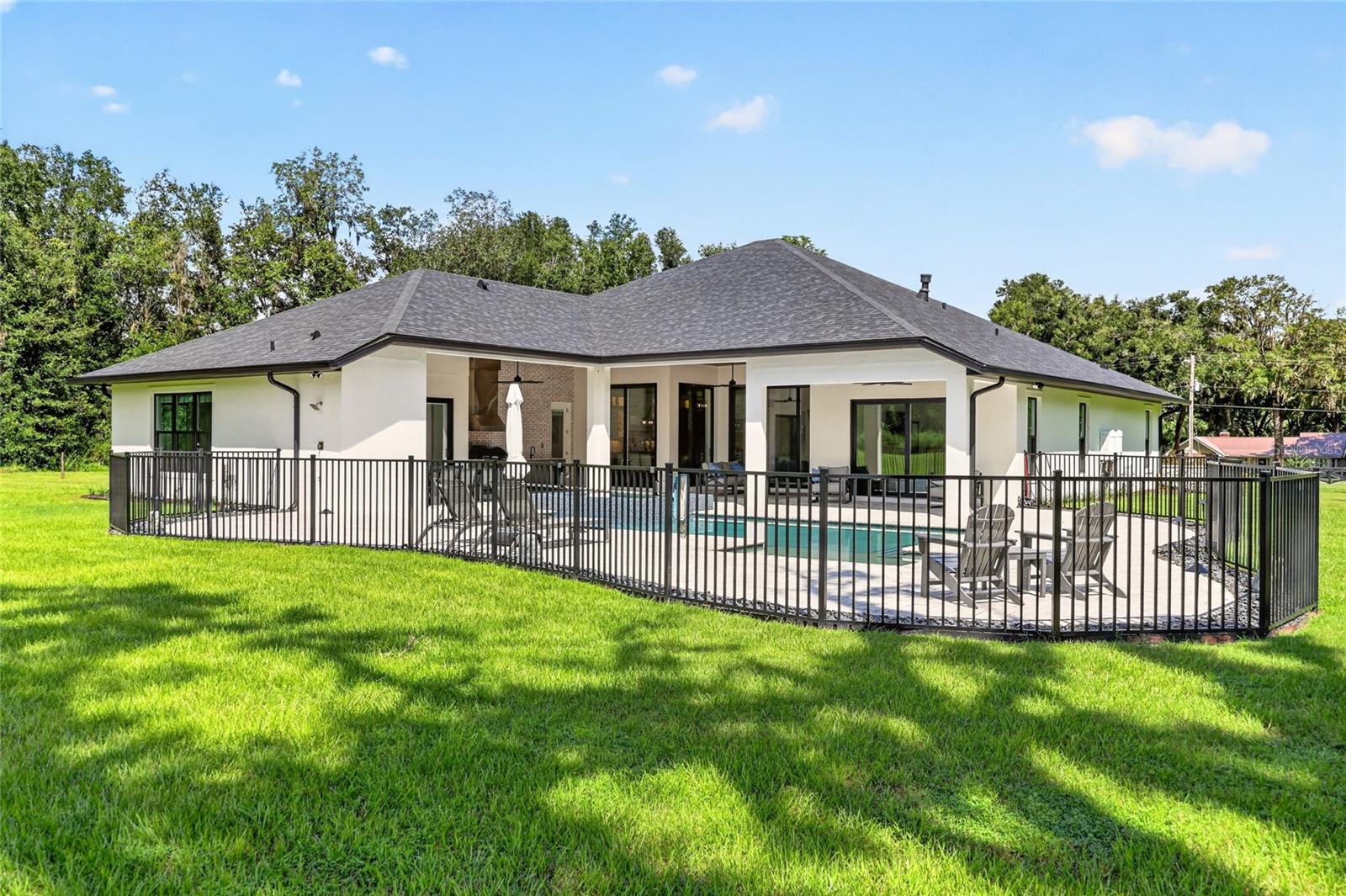 1060 SE 52ND CT