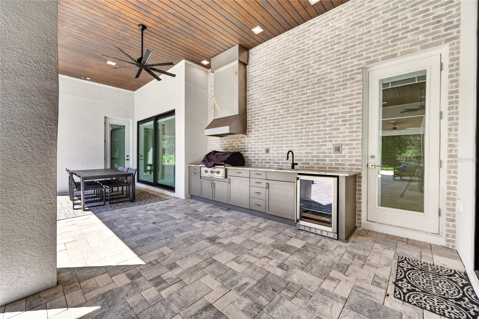 1060 SE 52ND CT