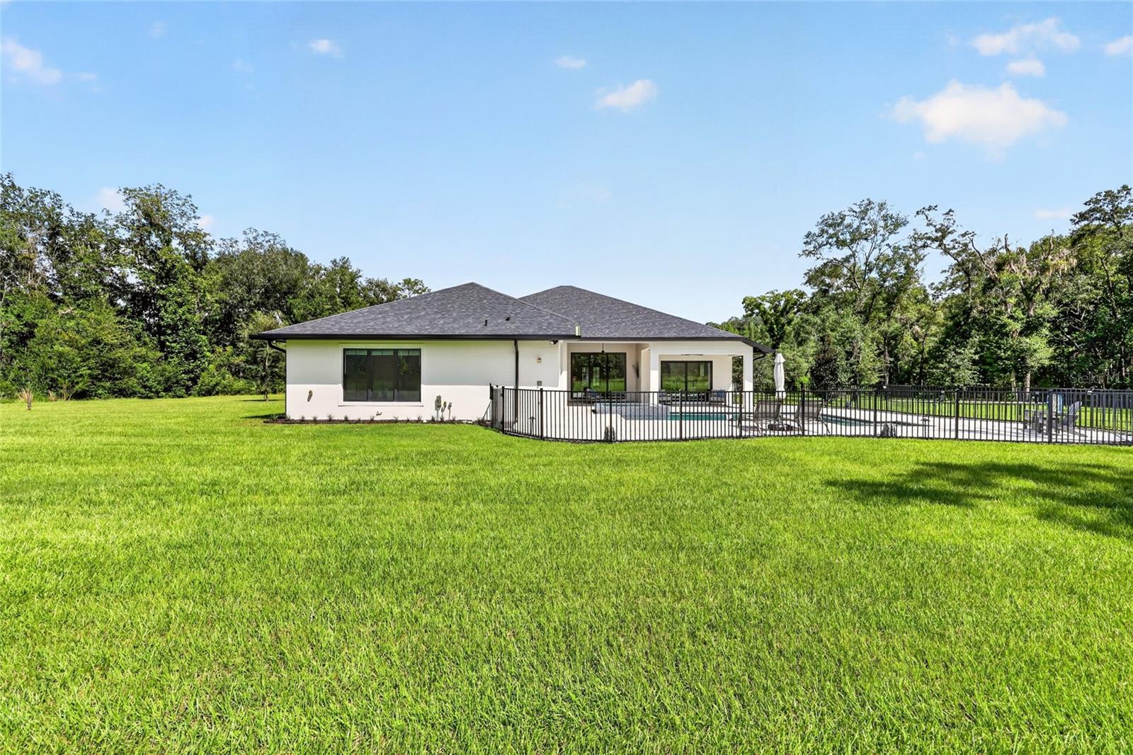 1060 SE 52ND CT