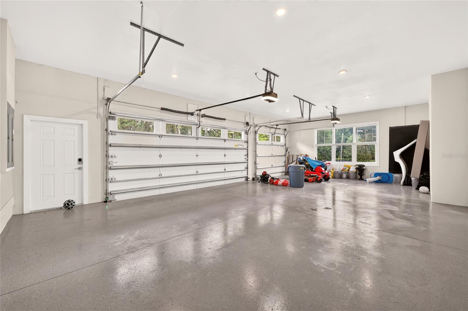 1060 SE 52ND CT