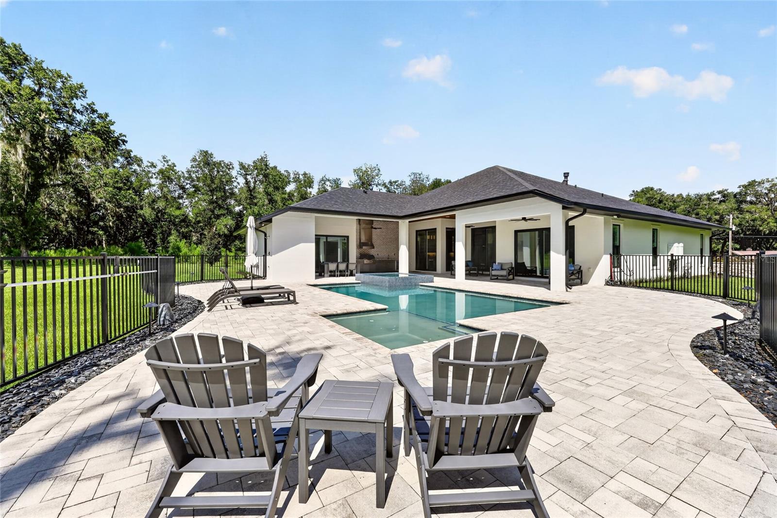 1060 SE 52ND CT