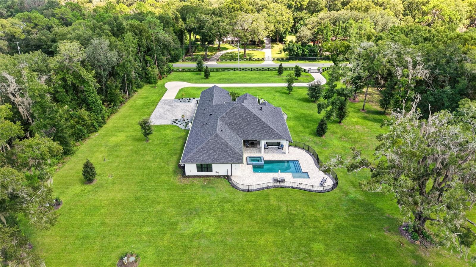1060 SE 52ND CT