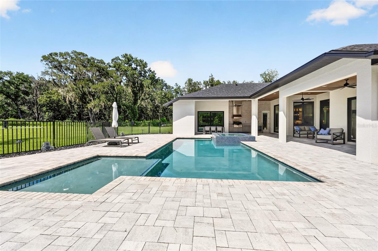 1060 SE 52ND CT