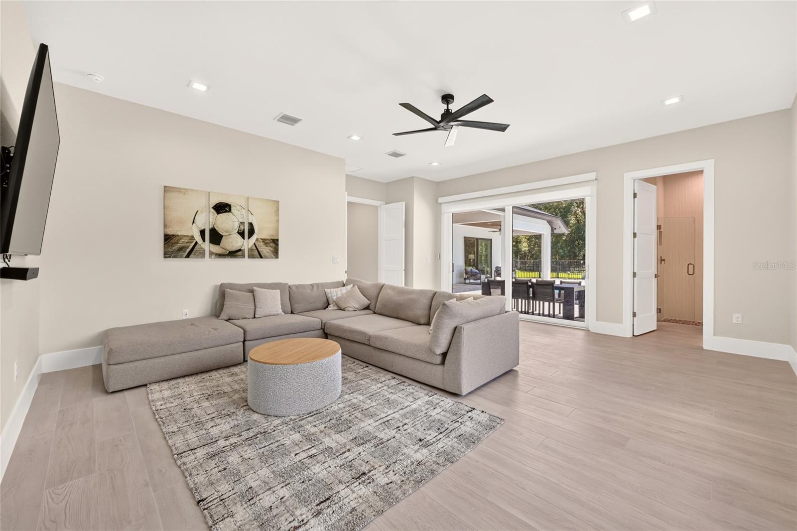 1060 SE 52ND CT