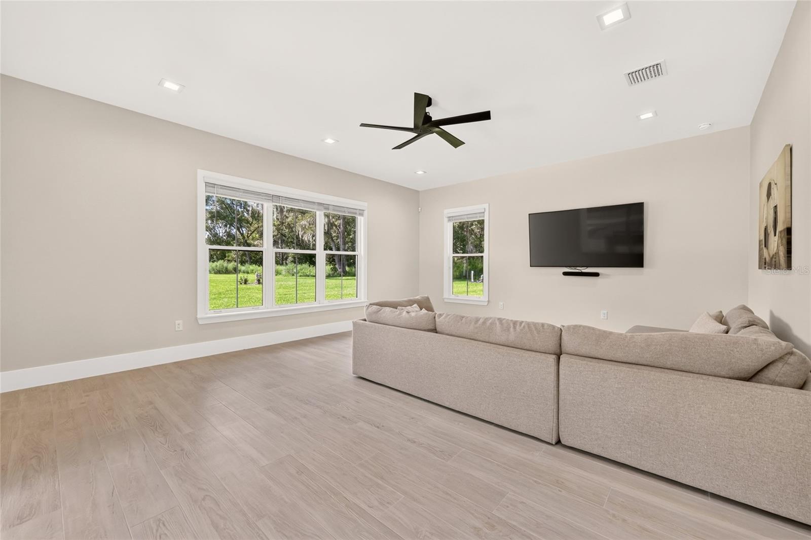 1060 SE 52ND CT