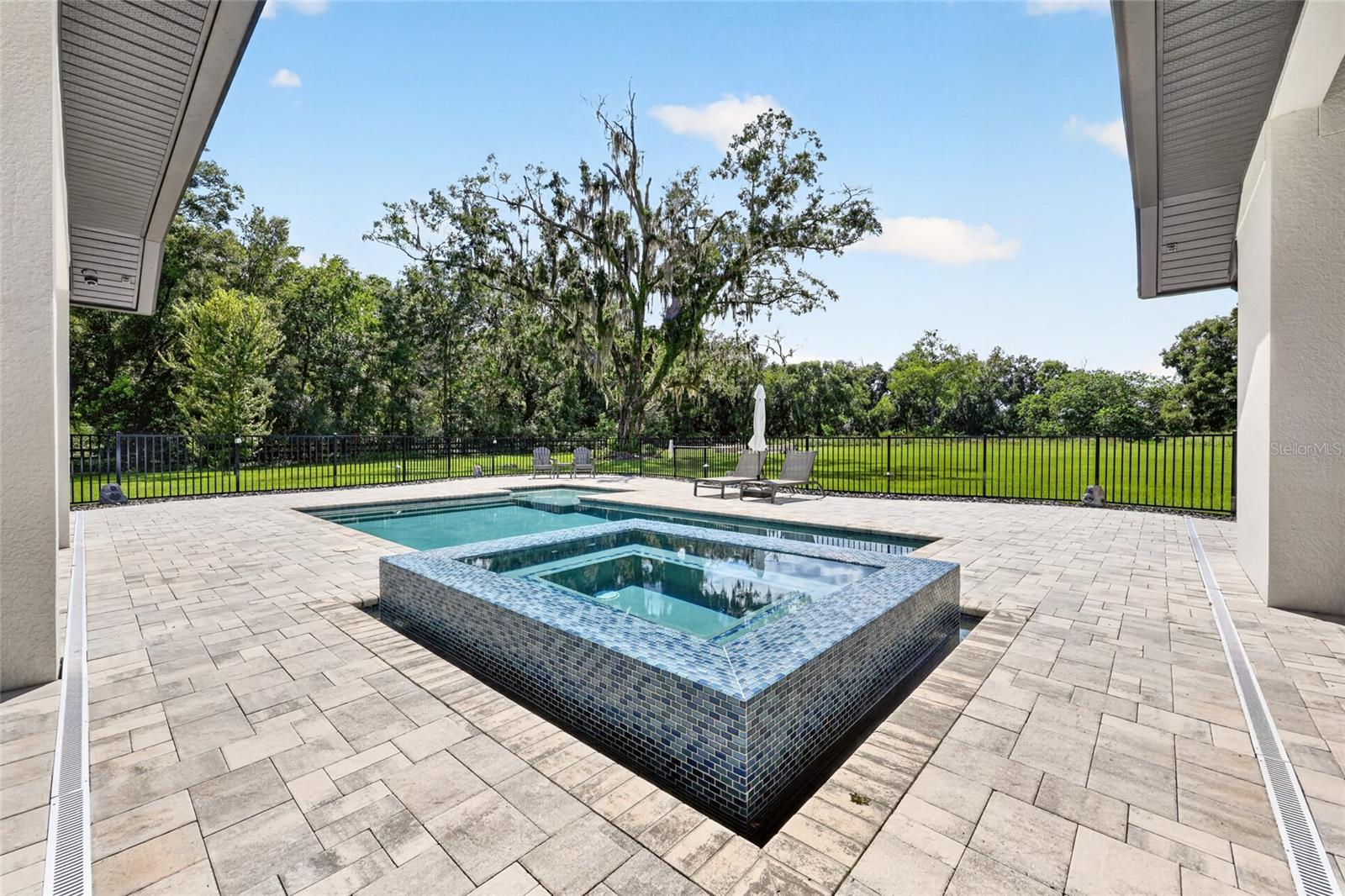 1060 SE 52ND CT