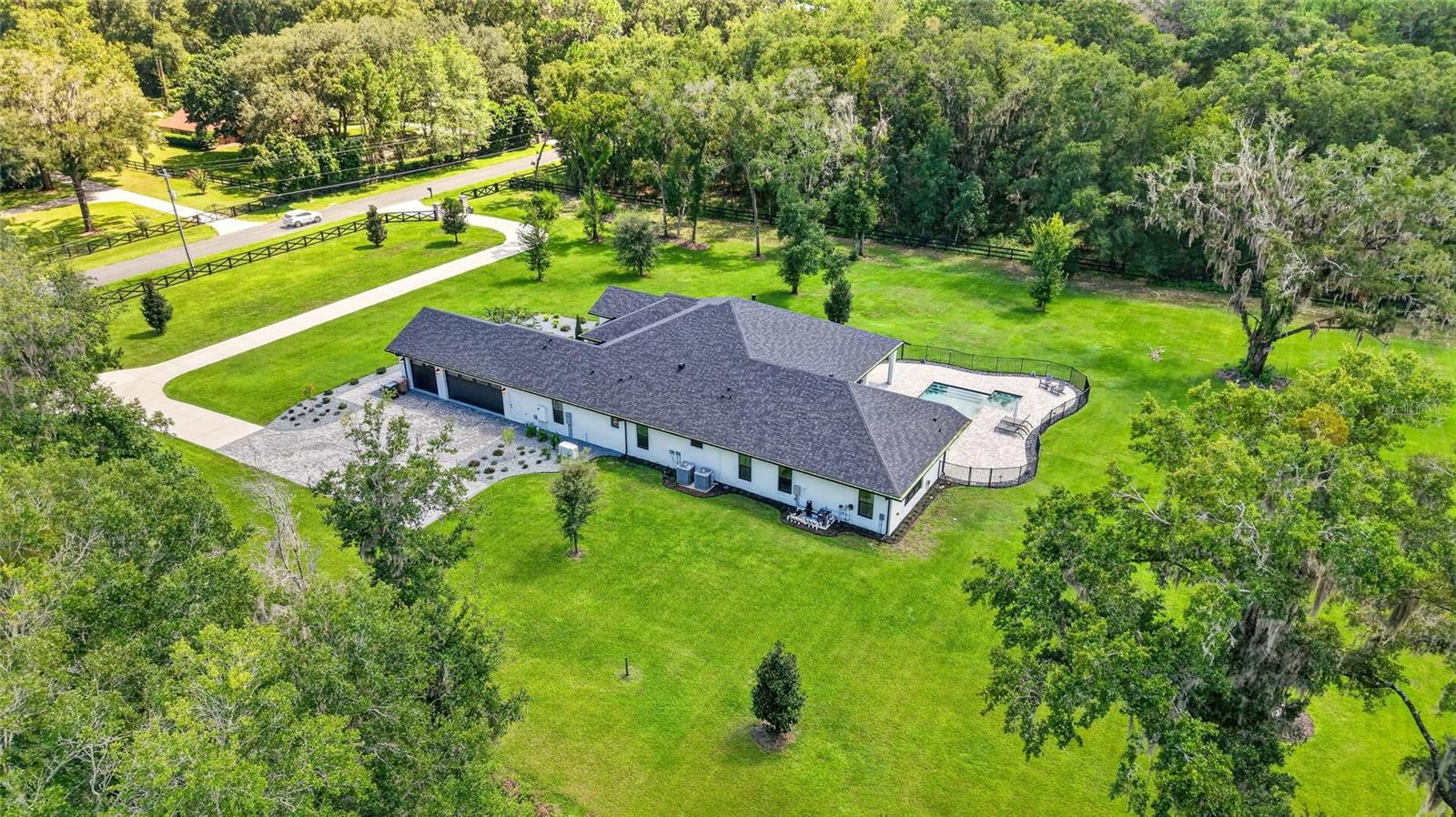 1060 SE 52ND CT
