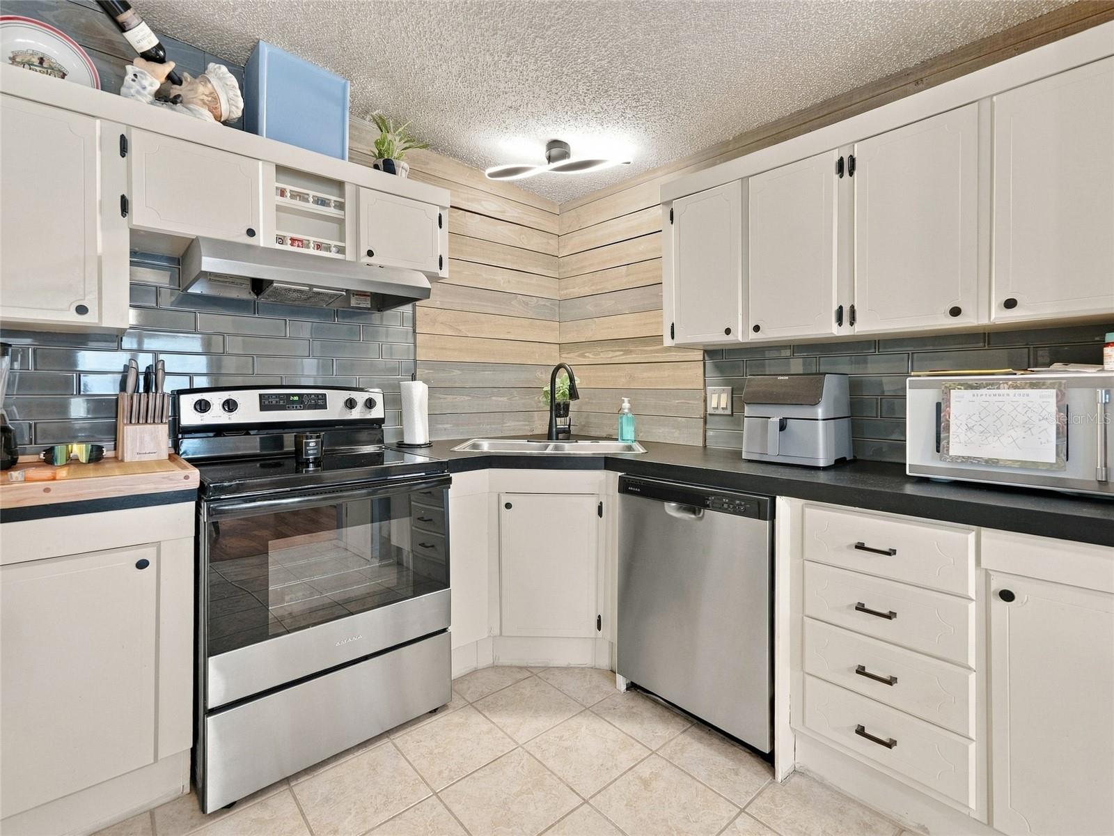8641 SW 62ND TER