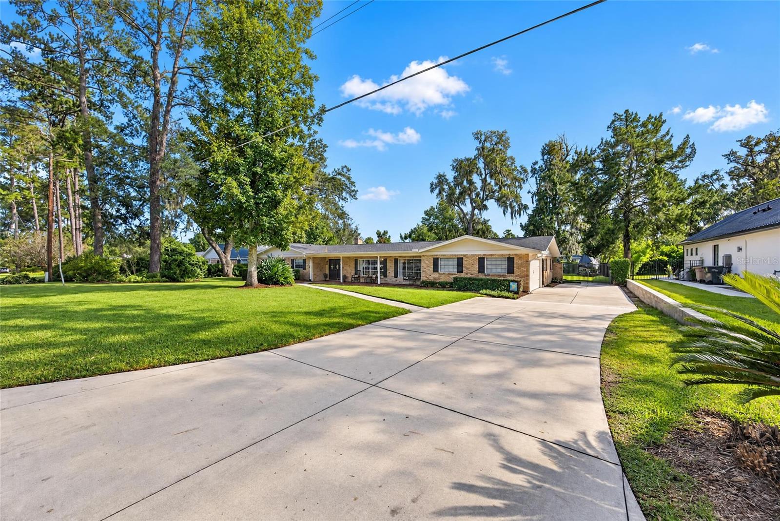 2020 SE 15TH LN