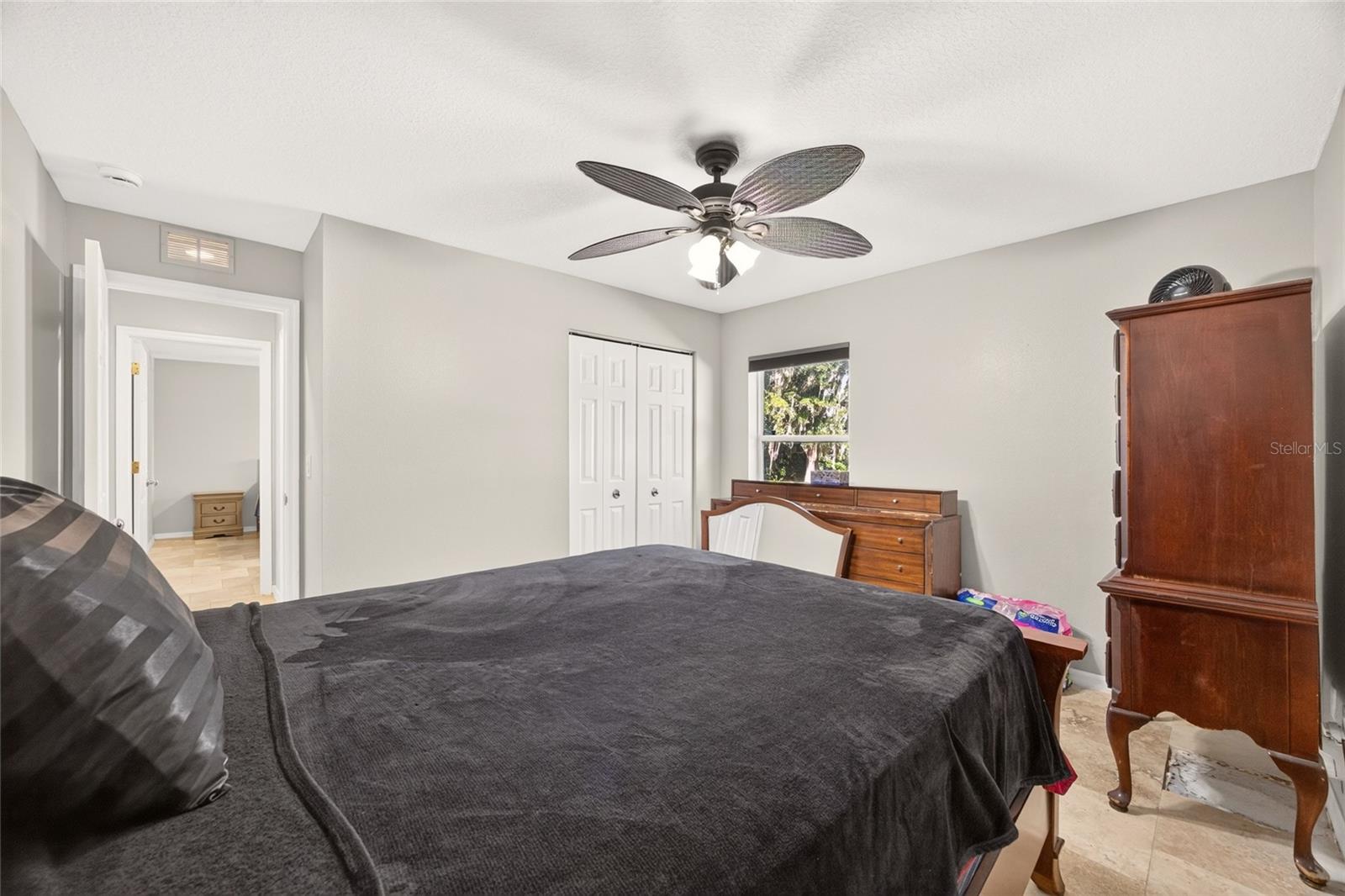 5542 NW 57TH AVE