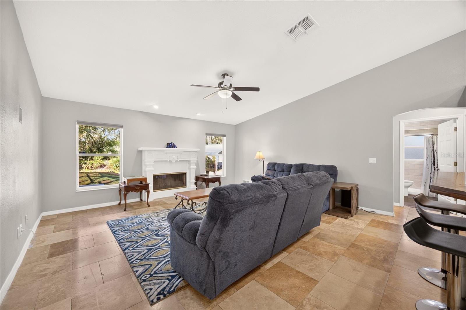 5542 NW 57TH AVE