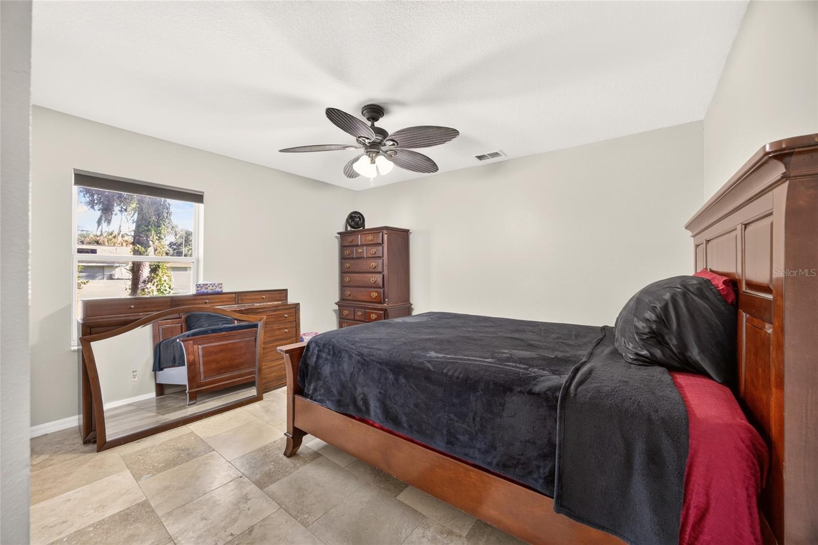 5542 NW 57TH AVE