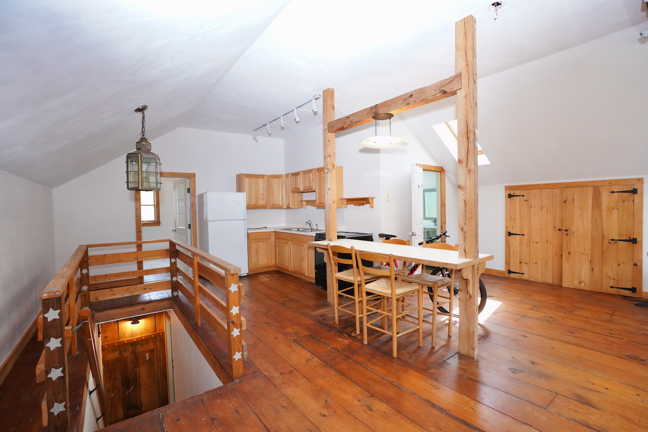 25 Beetle Swamp Road