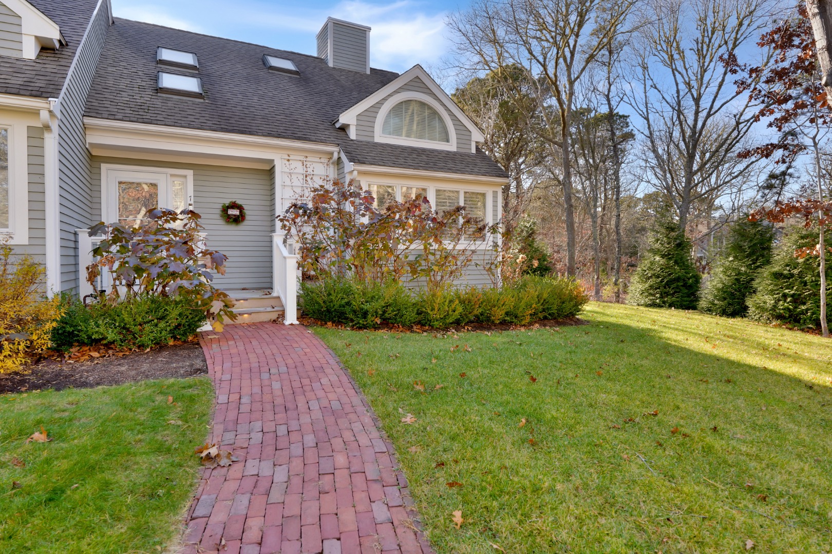 7 Meetinghouse Village Way