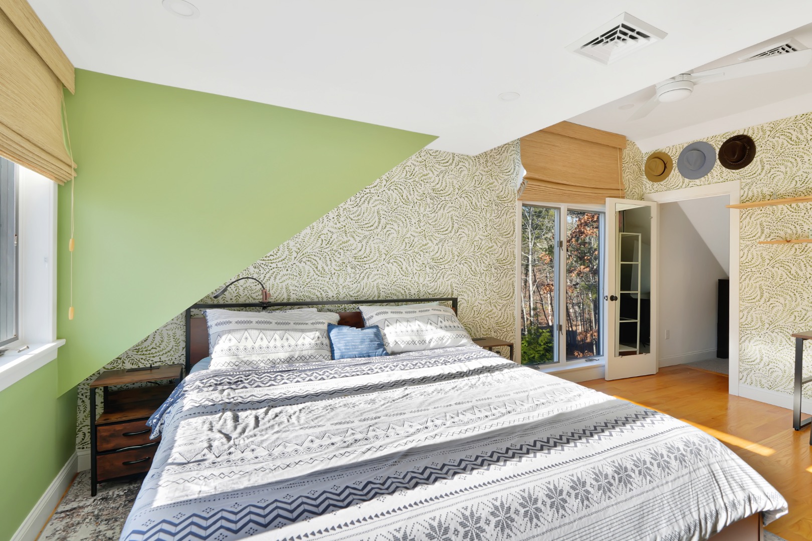 7 Meetinghouse Village Way