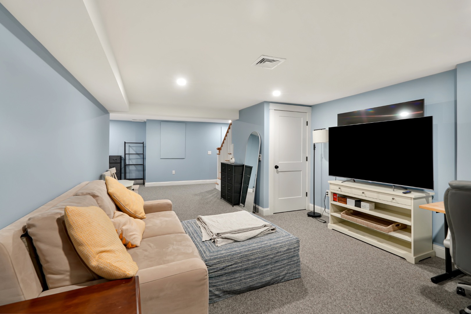 7 Meetinghouse Village Way