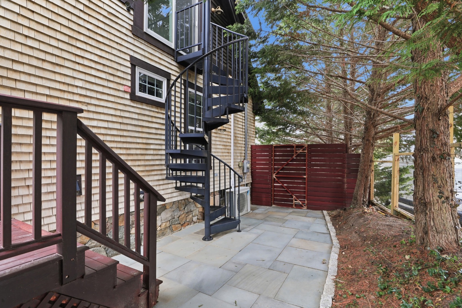 21 Davis Street