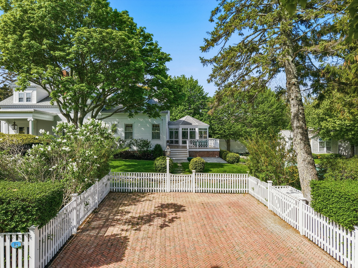 14 Thayer Street