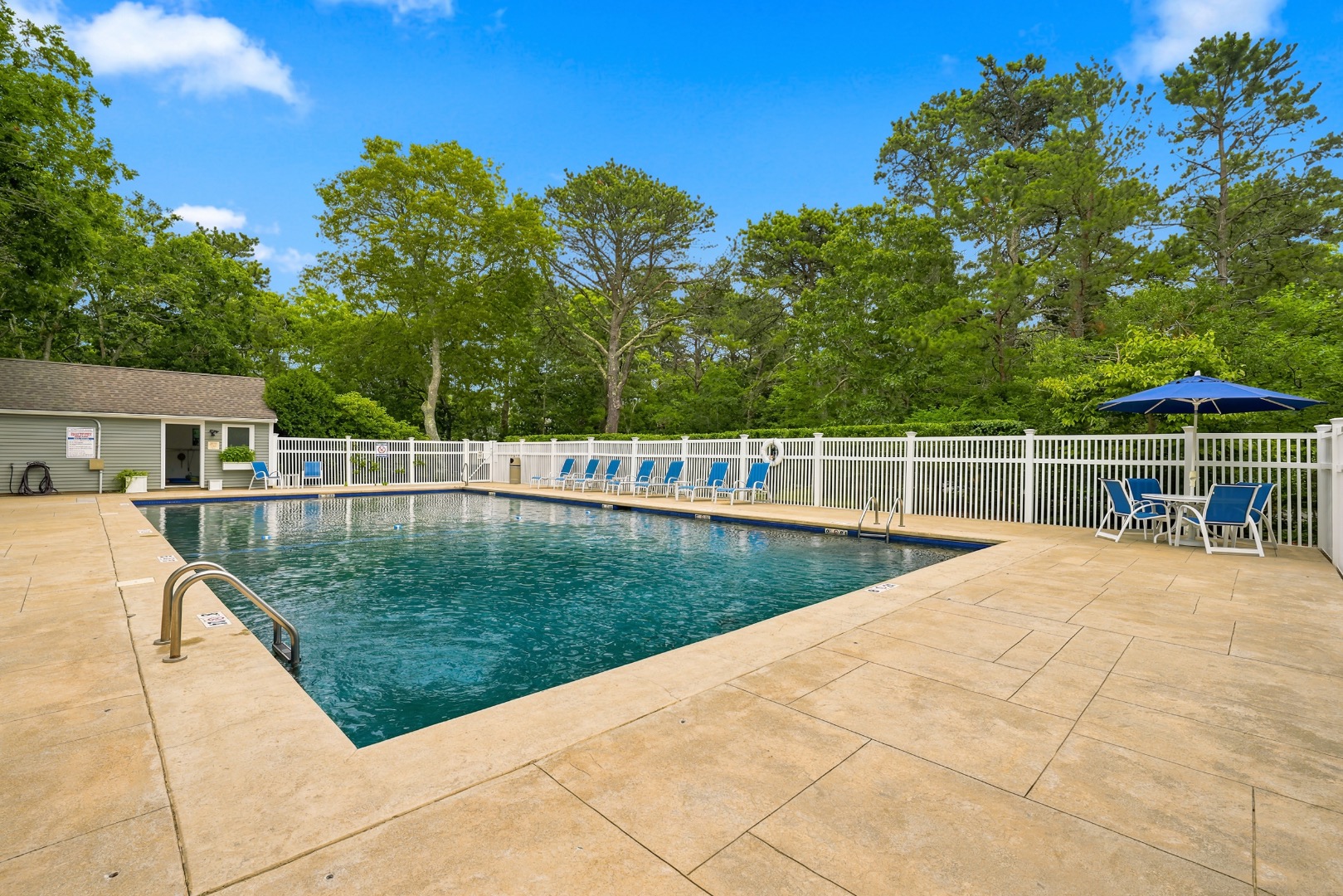 7 Meetinghouse Village Way