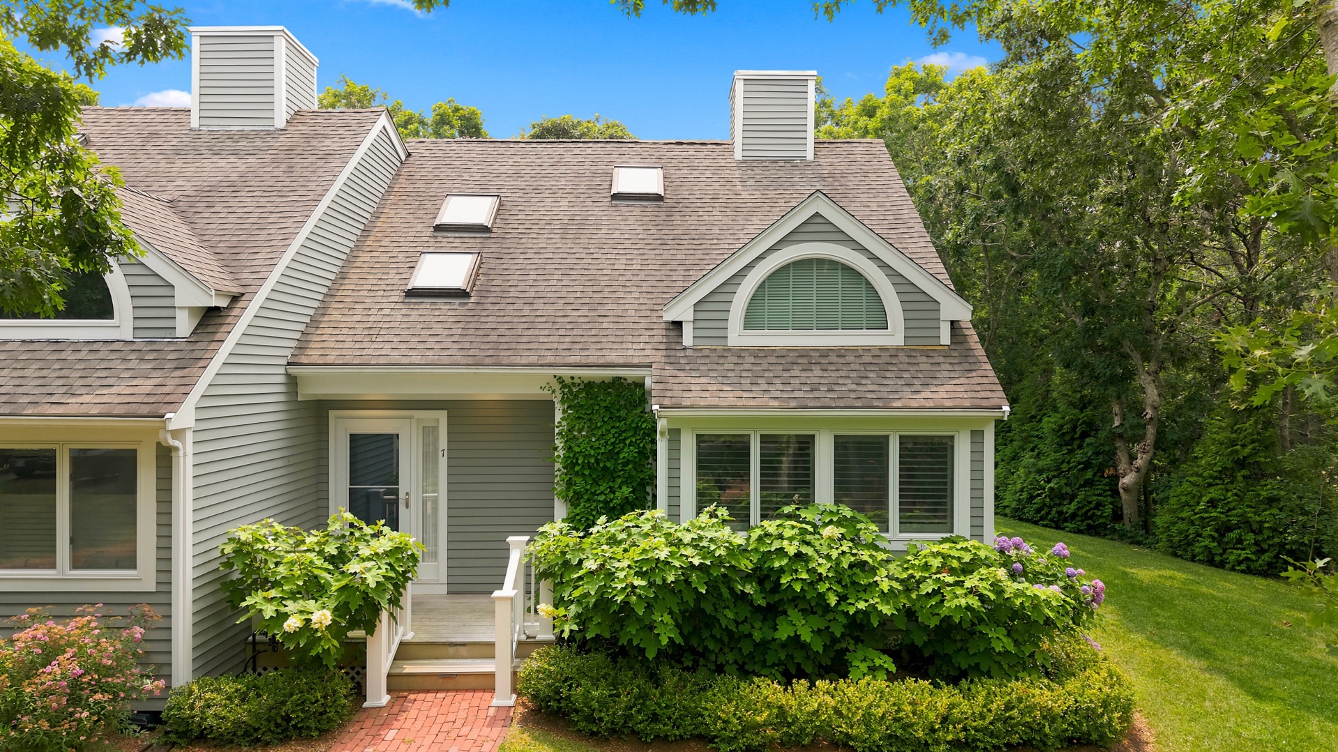 7 Meetinghouse Village Way
